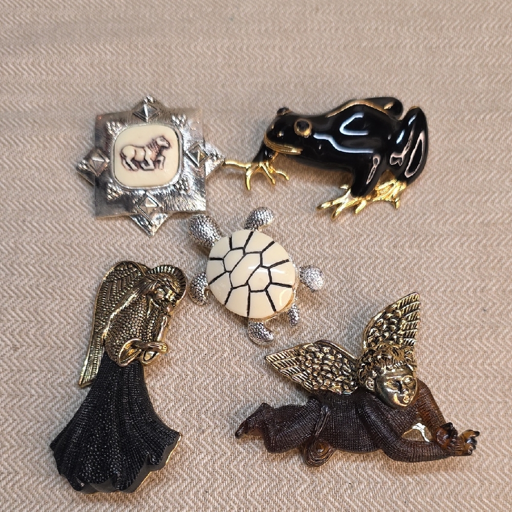 Vintage Animal And Angel 5 Piece Brooch Set